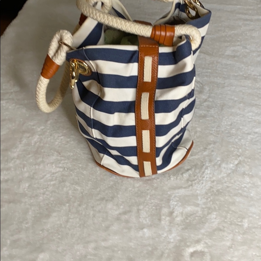 Handbag - Picture 2 of 4